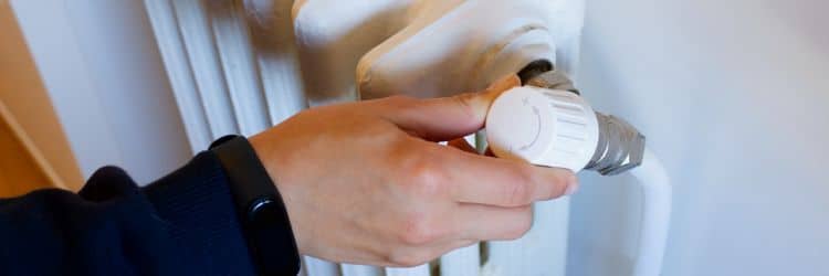En smart termostat gør det let at styre varmen og kan være med til at sænke varmeforbruget.